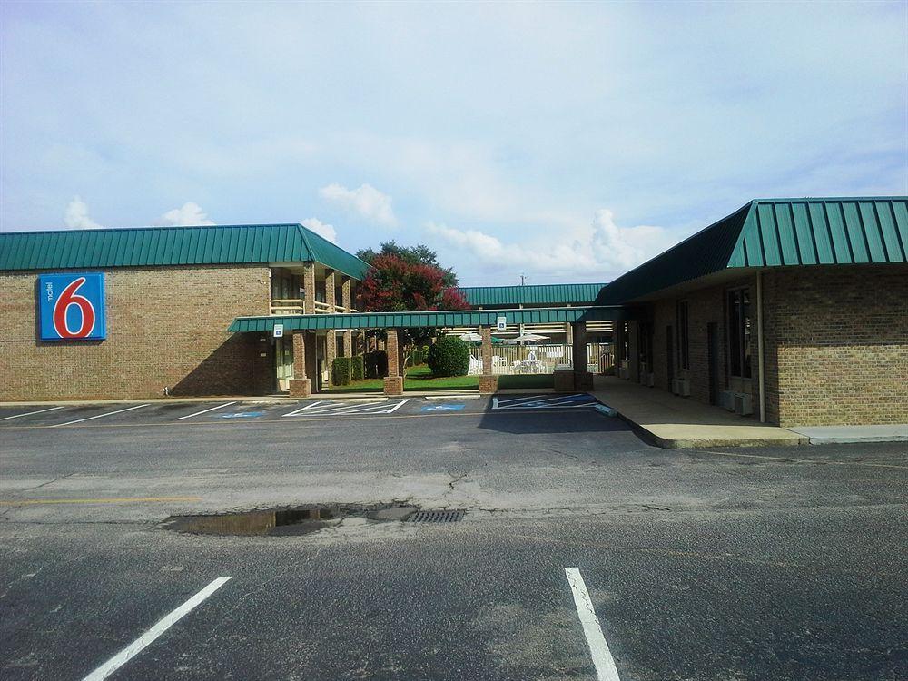 Motel 6 Columbia - University Of South Carolina Buitenkant foto